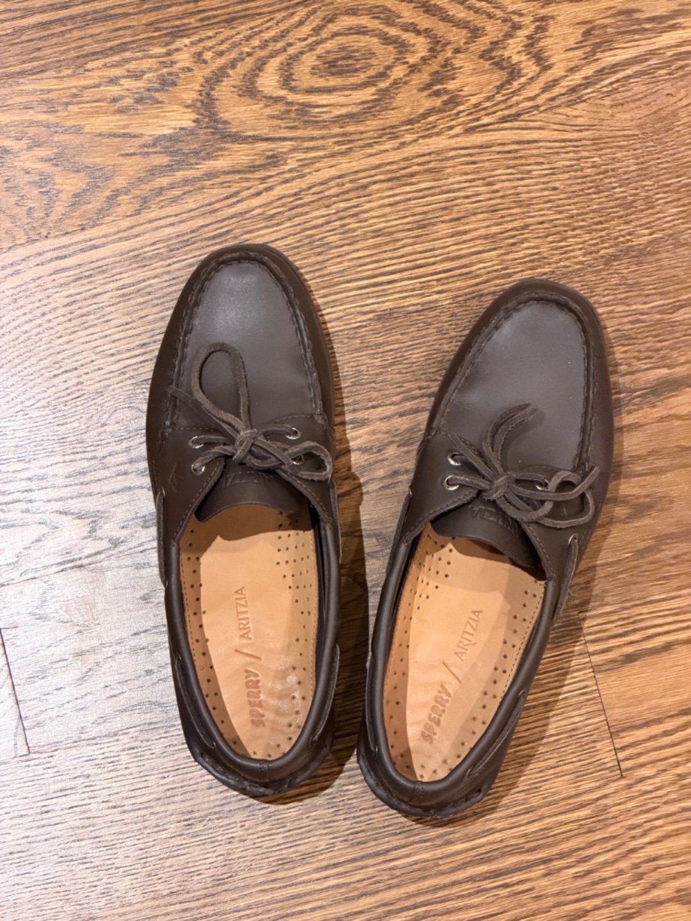 Aritzia x Sperry Leather Boat shoes (Size 9)
